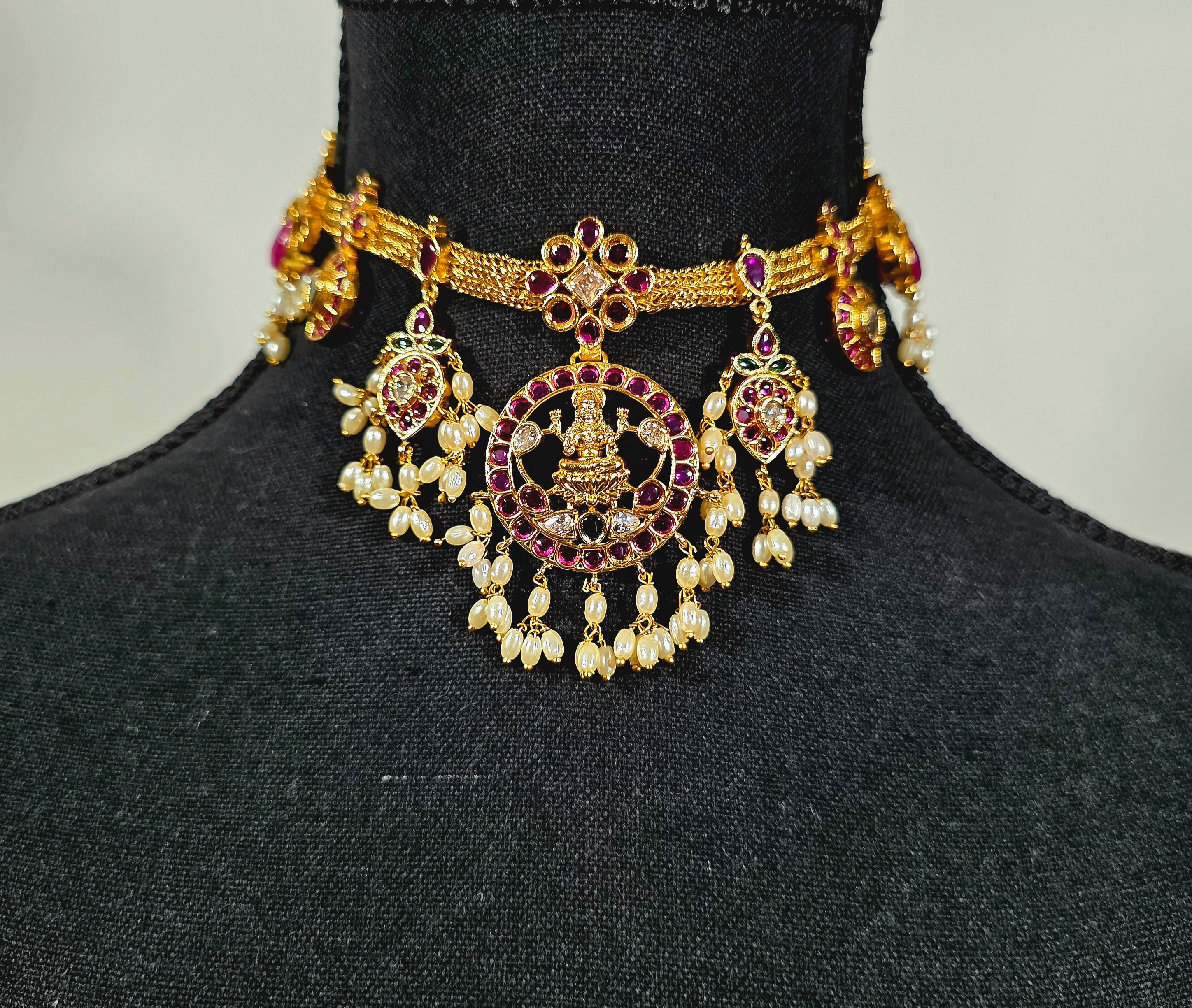 Kaysha Necklace Set