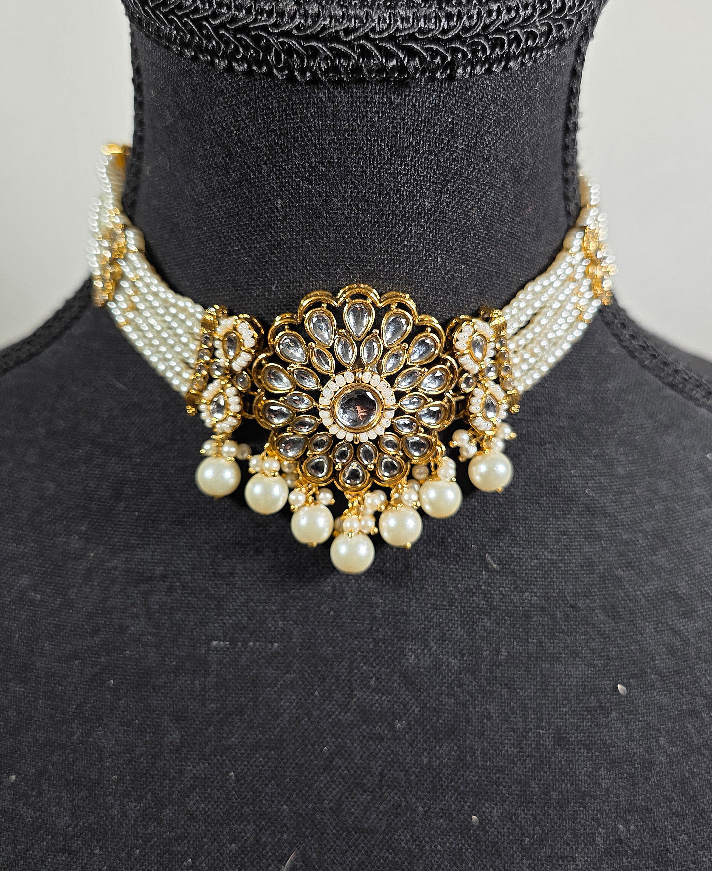 Shruti Necklace Set